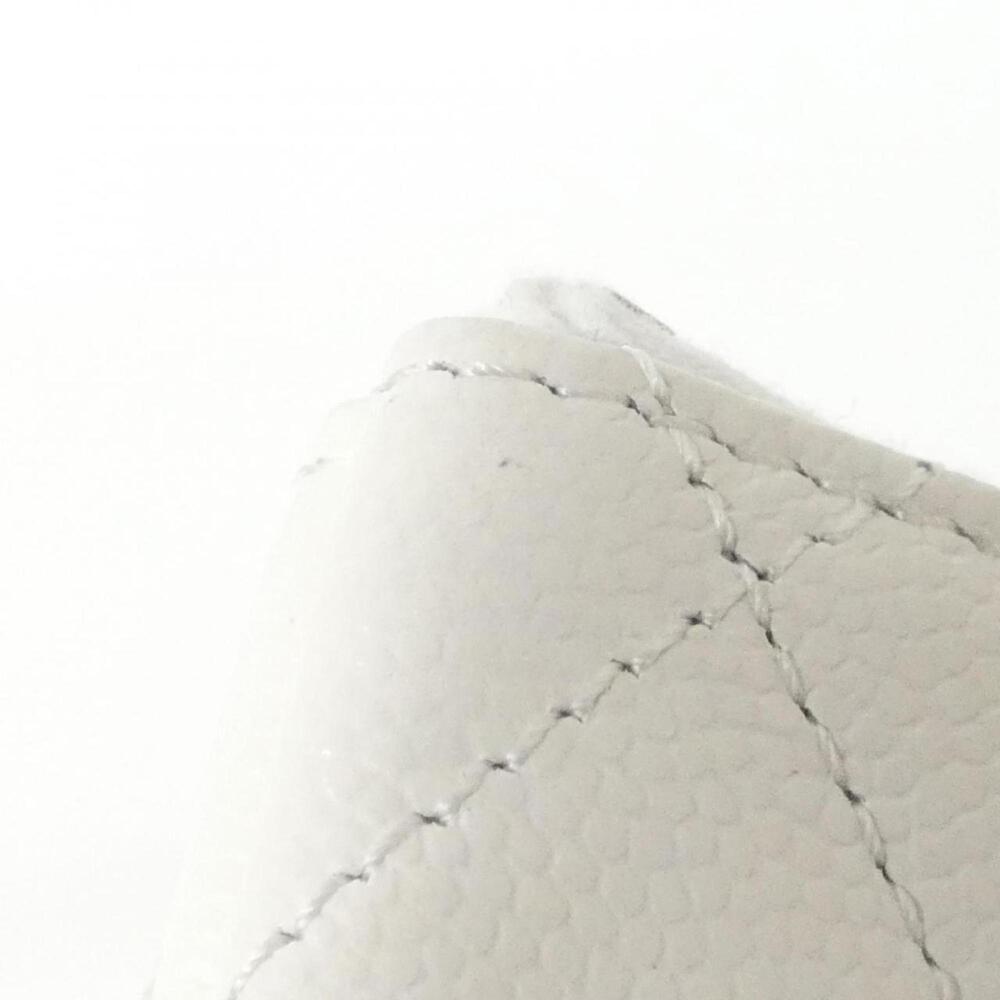 CHANEL White Pouch - Picture 6 of 10